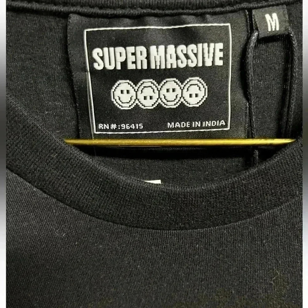 Super Massive Black Tshirt - Picture 4 of 4